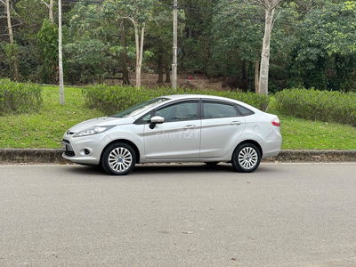 Ford Fiesta số tự động sx 2013 một chủ từ lúc mới
