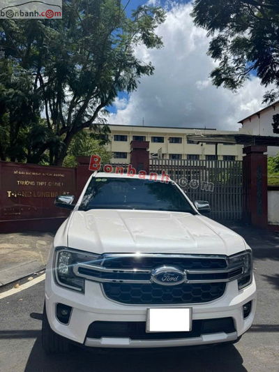 Xe Ford Everest Titanium 2.0L 4x2 AT 2022