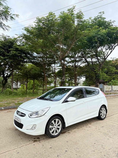 Hyundai Accent 2014 1.4 AT Hatchback - 5 km