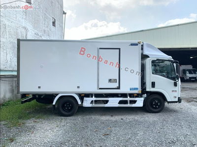Xe Isuzu QKR QMR77HE5A Thùng Kín 2025