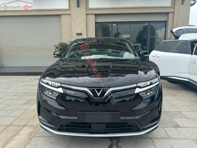 Xe VinFast VF8 Eco AWD 2023