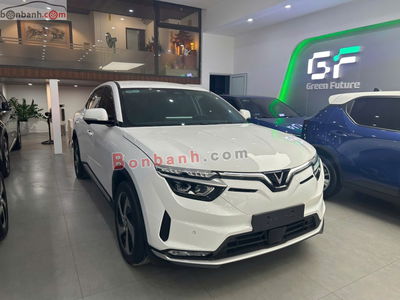 Xe VinFast VF8 Eco AWD 2022