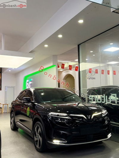 Xe VinFast VF8 Eco AWD 2023