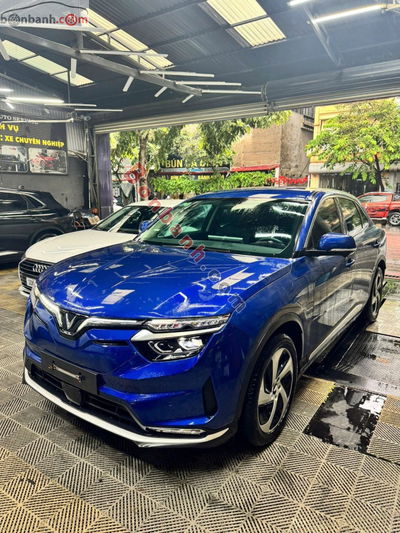 Xe VinFast VF8 Eco AWD 2023