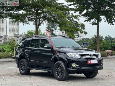 Xe Toyota Fortuner 2.7V 4x2 AT 2015