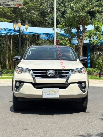 Xe Toyota Fortuner 2.7V 4x2 AT 2017