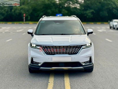 Xe Kia Carnival Signature 2.2D 2022