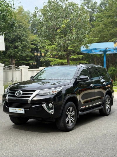 Toyota Fortuner 2.4G 4x2AT 2019 số tự động máy dầu