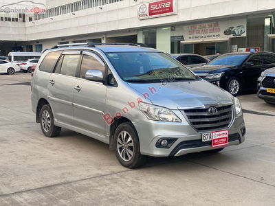 Xe Toyota Innova 2.0E 2016