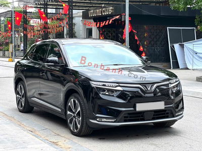 Xe VinFast VF8 Plus 2024