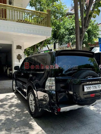 Pajero 2016 GLS Class 3.8 4x4 AT màu đen