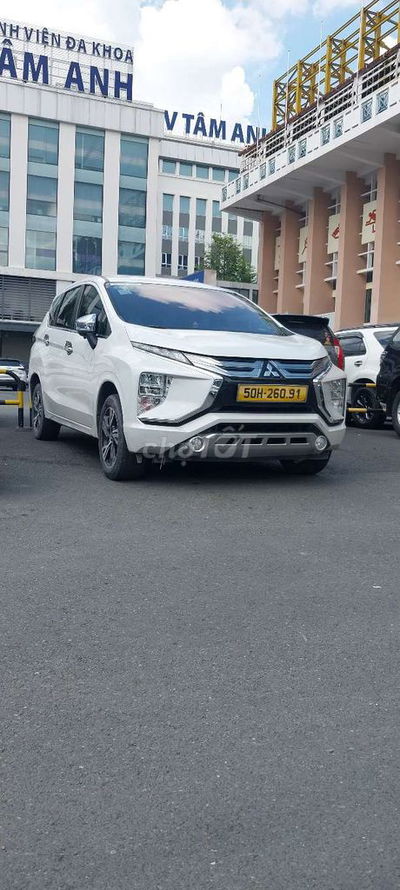 Cho thuê xác xe xpander màu trắng