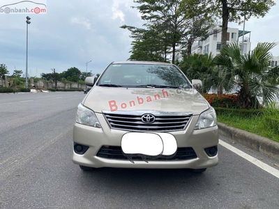 Xe Toyota Innova 2.0E 2012