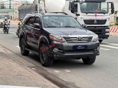 Xe Toyota Fortuner 2.7V 4x2 AT 2015