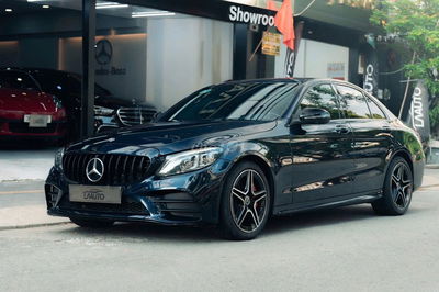 Mercedes Benz C300 AMG 2019 - Xanh CVS/Đen