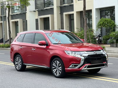Xe Mitsubishi Outlander Premium 2.0 CVT 2022