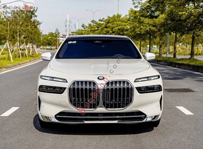 Xe BMW 7 Series 735i Pure Excellence 2023