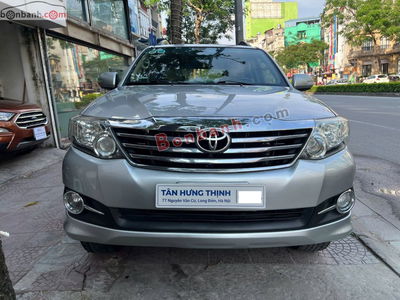 Xe Toyota Fortuner 2.7V 4x2 AT 2015