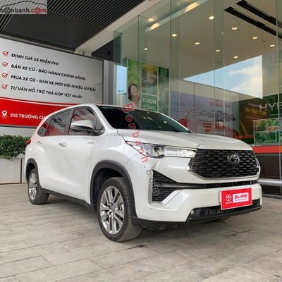 Xe Toyota Innova Cross HEV 2.0 CVT 2024