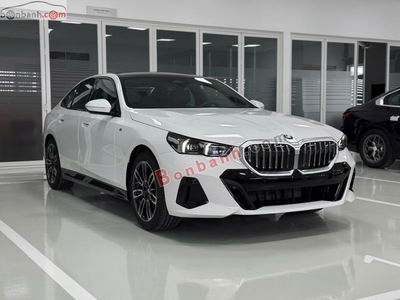 Xe BMW 5 Series 530i M Sport 2025