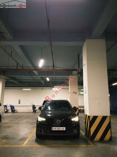Xe Volvo XC40 Ultimate B5 AWD 2022