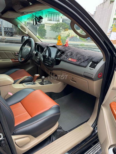Toyota Fortuner 2011 2.7V - 109000 km chính chủ