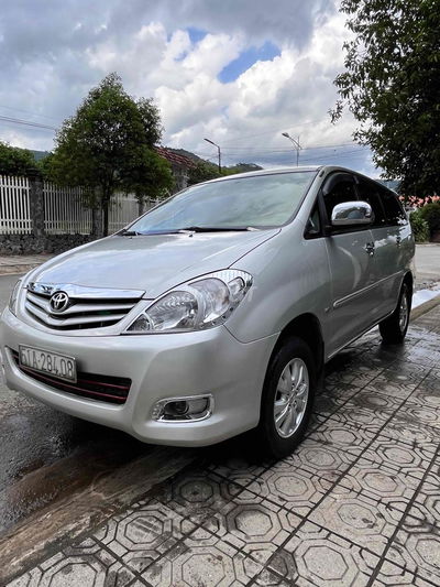 Toyota Innova 2011 G