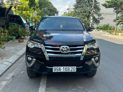 Xe Toyota Fortuner 2.7V 4x2 AT 2017