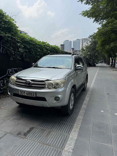 Toyota Fortuner 2010 2.5G - 9800 km