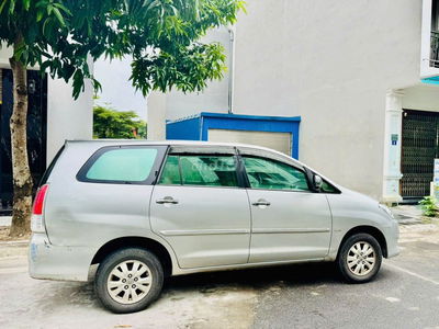 Toyota Innova 2009 G - 28000 km
