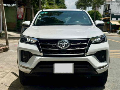 Toyota Fortuner 2.4 AT 4x2 sản xuất 2024