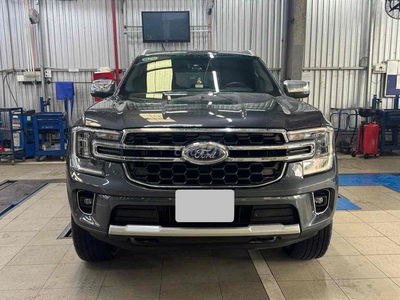 🚗 Ford Everest Titanium 2022 1 cầu đi ít