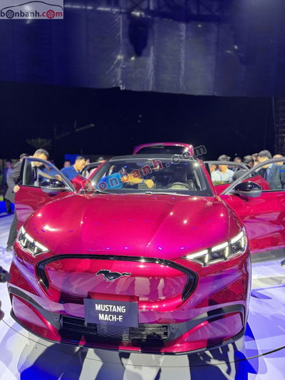 Xe Ford Mustang Mach-E Premium AWD 2025