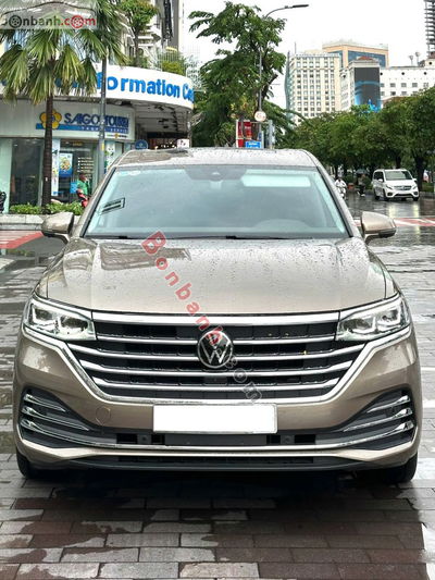 Xe Volkswagen Viloran Luxury 2024