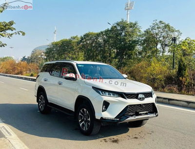 Xe Toyota Fortuner 2.8V 4x4 AT Legender 2021