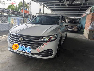 Xe Volkswagen Viloran Luxury 2024