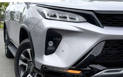 Toyota Fortuner 2023 Legender 2.4L 4x2 AT trắng