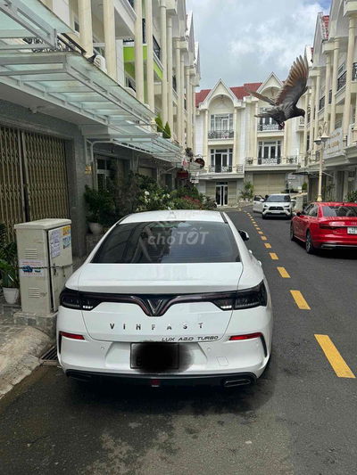 VinFast Lux A2.0 2022 A2.0 Tiêu chuẩn - 30000 km