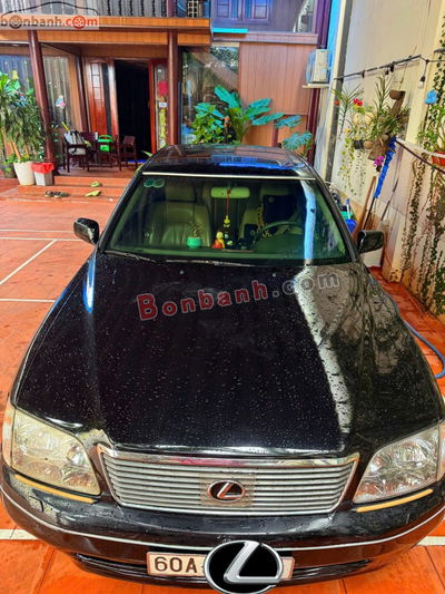 Xe Lexus LS 400 1999
