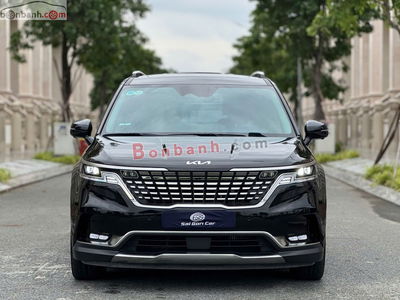 Xe Kia Carnival Signature 2.2D 2024