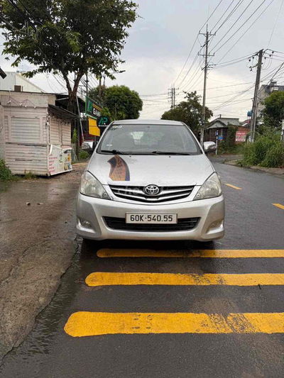 Toyota Innova 2008 J - 12345 km