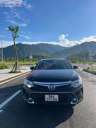 Xe Toyota Camry 2.0E 2016