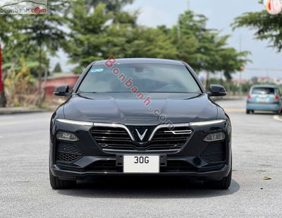 Xe VinFast Lux A 2.0 Base 2.0 AT 2020