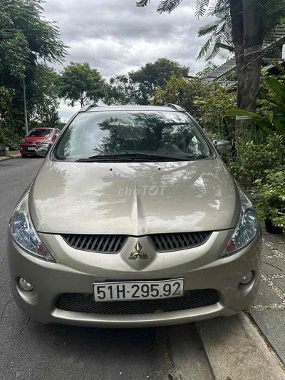 BÁN XE Ô TÔ GIA ĐÌNH 7 CHỖ (còn thương lượng giá)