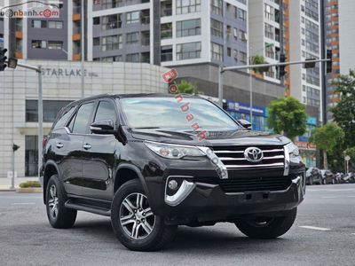 Xe Toyota Fortuner 2.7V 4x2 AT 2017