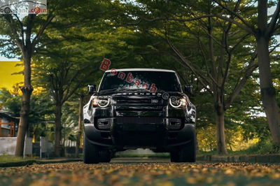 Xe LandRover Defender 110 P400 3.0 AT 2023