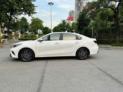 Kia K3 lăn bánh 2022 siêu lướt phom mới
