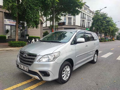 Toyota Innova 2014 E - 12000 km
