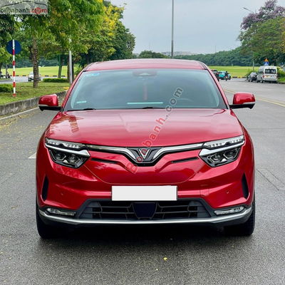 Xe VinFast VF8 Eco 2024