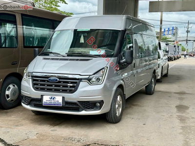 Xe Ford Transit Tiêu chuẩn 2023